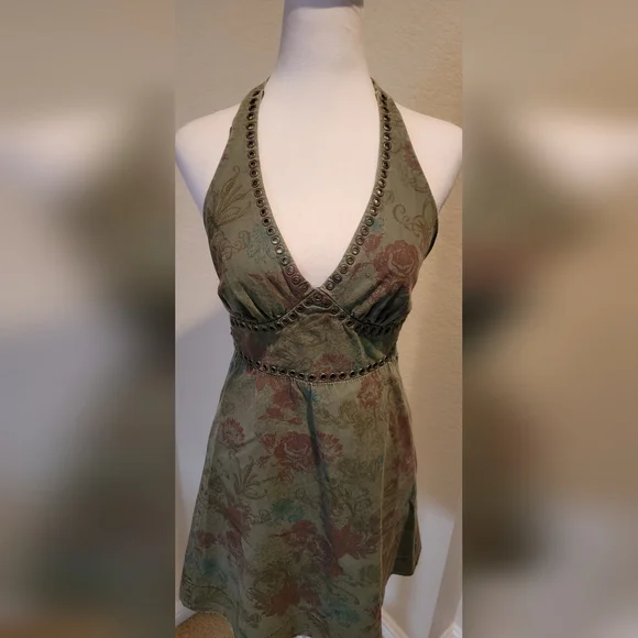 Green bodycon dress with many details & studs, size Medium - Picture 2 of 6